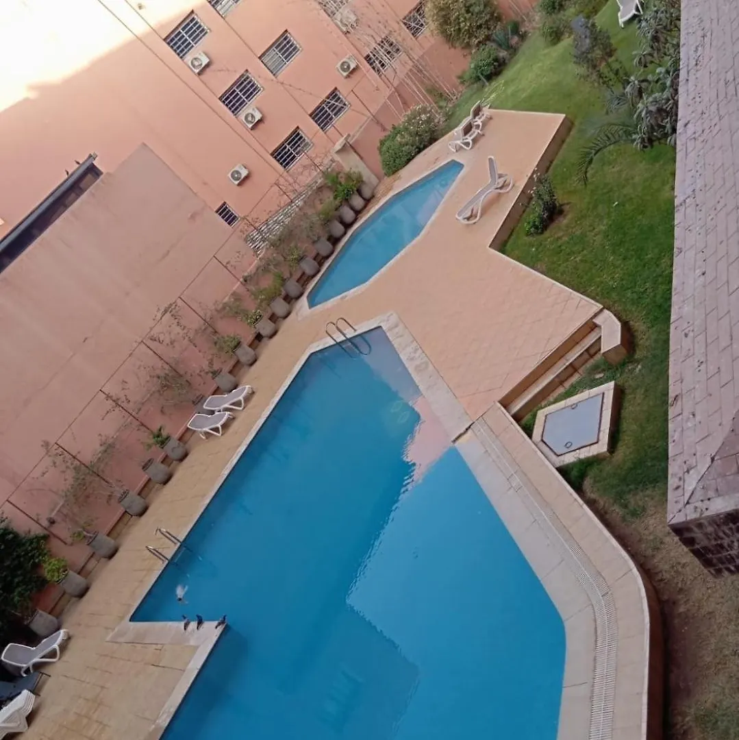 Chic Et Cosy Deux Chambres Avec Piscine contacts